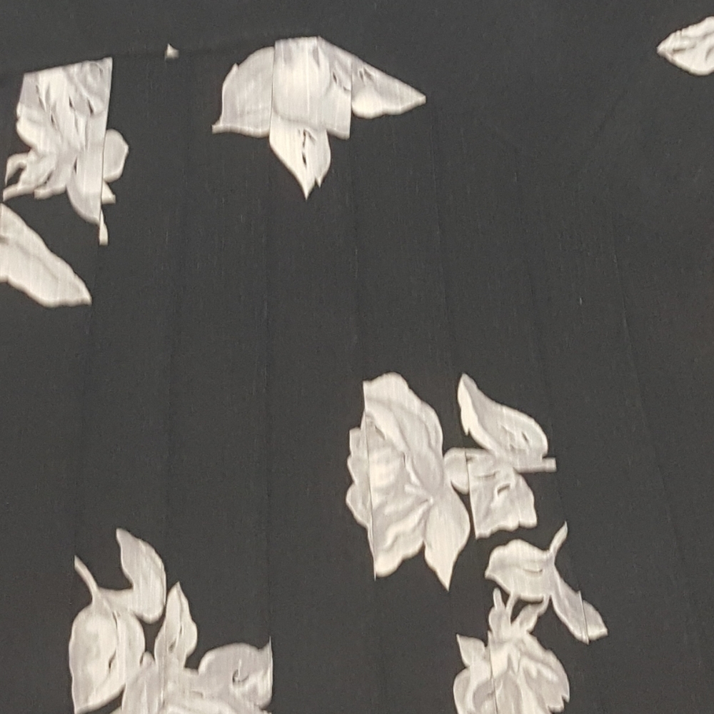 Alfred Dunner White Roses Print Midi Skirt - Picture 4 of 4